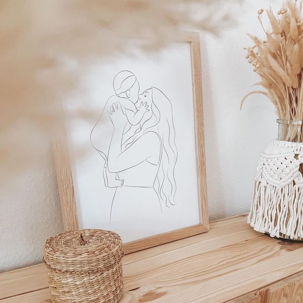 Rysunek Line Art matki z dzieckiem, udostępniony przez influencerkę @mamimitstil